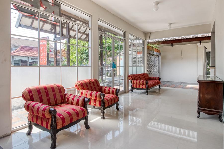 מלון יוגיאקרטה Reddoorz Near Malioboro Tugu Station Jogja מראה חיצוני תמונה