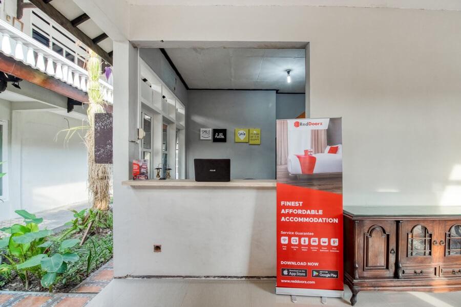 מלון יוגיאקרטה Reddoorz Near Malioboro Tugu Station Jogja מראה חיצוני תמונה