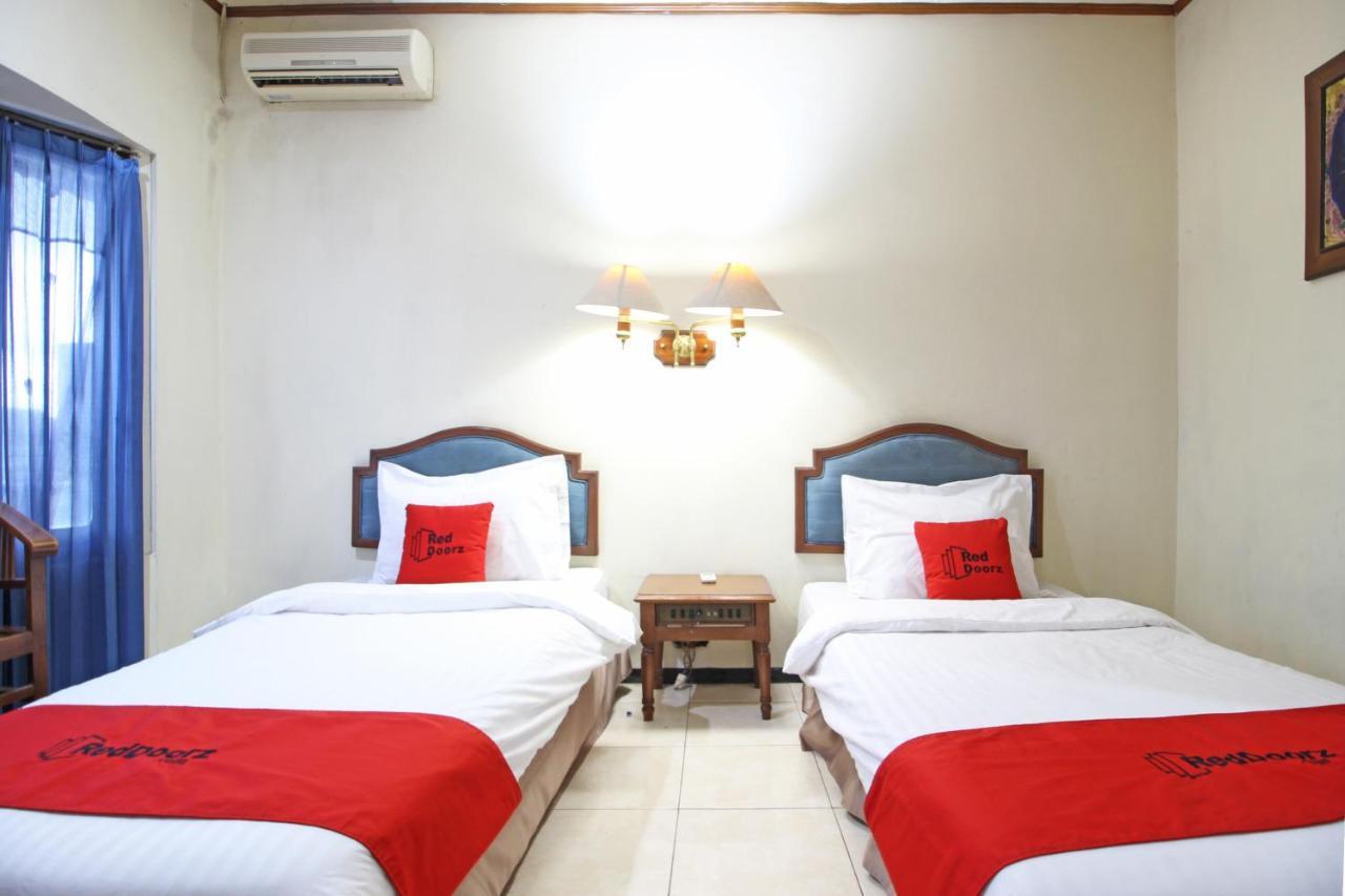 מלון יוגיאקרטה Reddoorz Near Malioboro Tugu Station Jogja מראה חיצוני תמונה