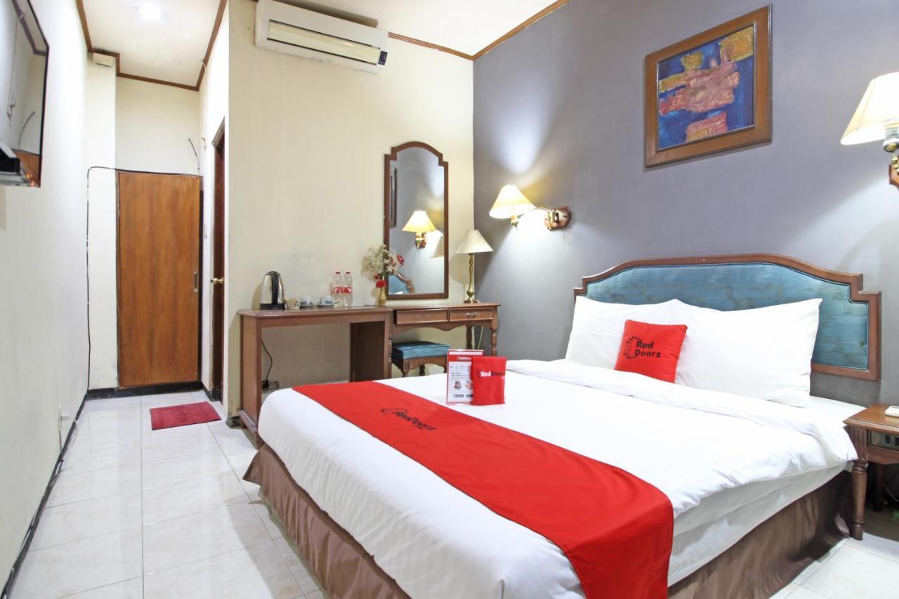 מלון יוגיאקרטה Reddoorz Near Malioboro Tugu Station Jogja מראה חיצוני תמונה
