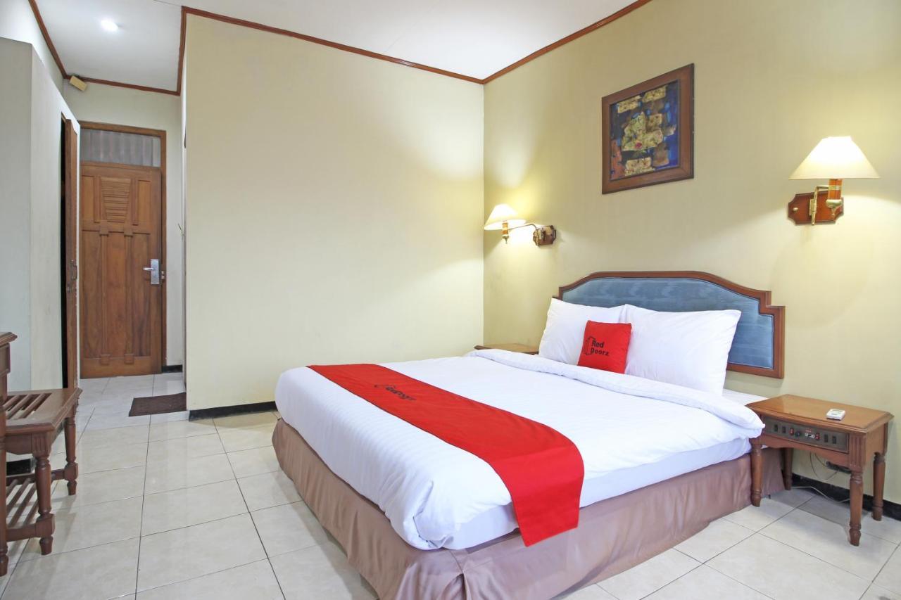 מלון יוגיאקרטה Reddoorz Near Malioboro Tugu Station Jogja מראה חיצוני תמונה