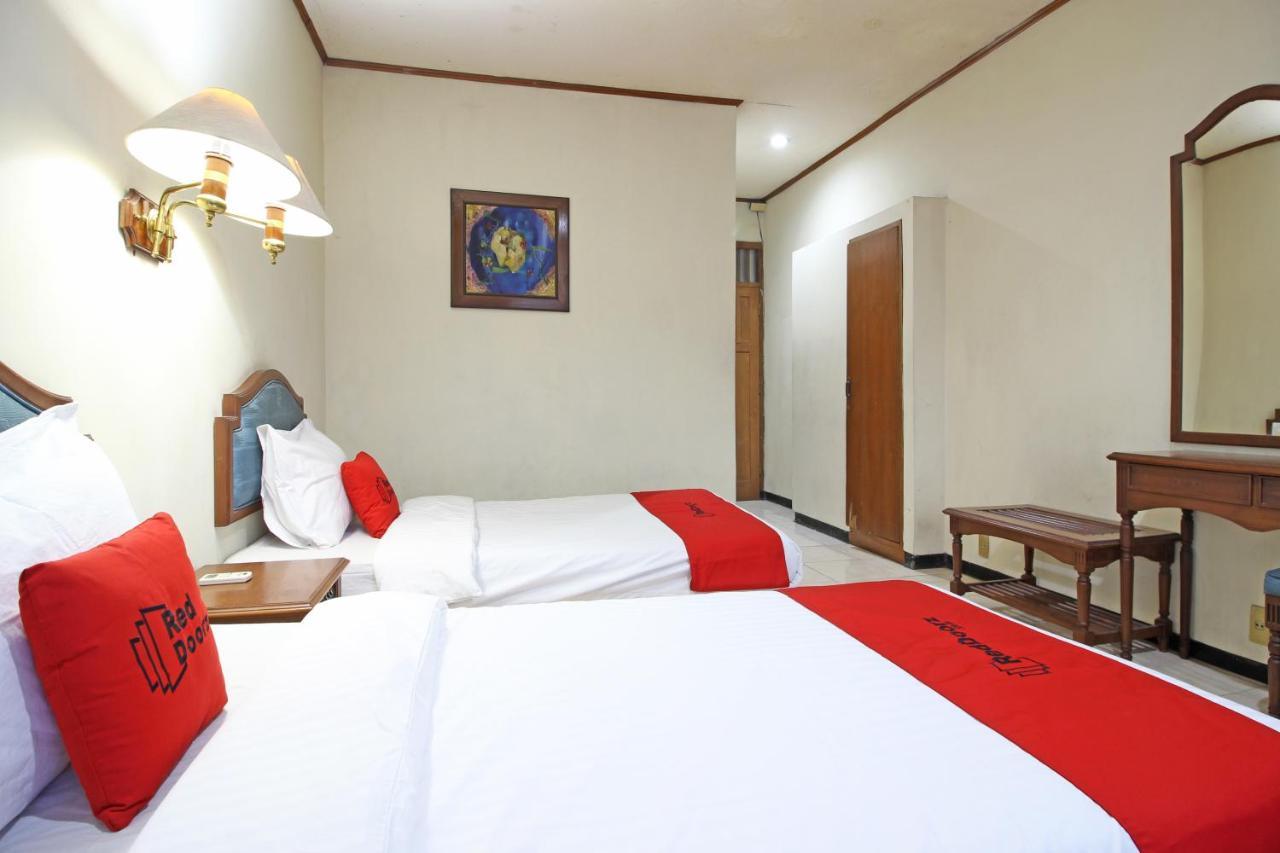 מלון יוגיאקרטה Reddoorz Near Malioboro Tugu Station Jogja מראה חיצוני תמונה