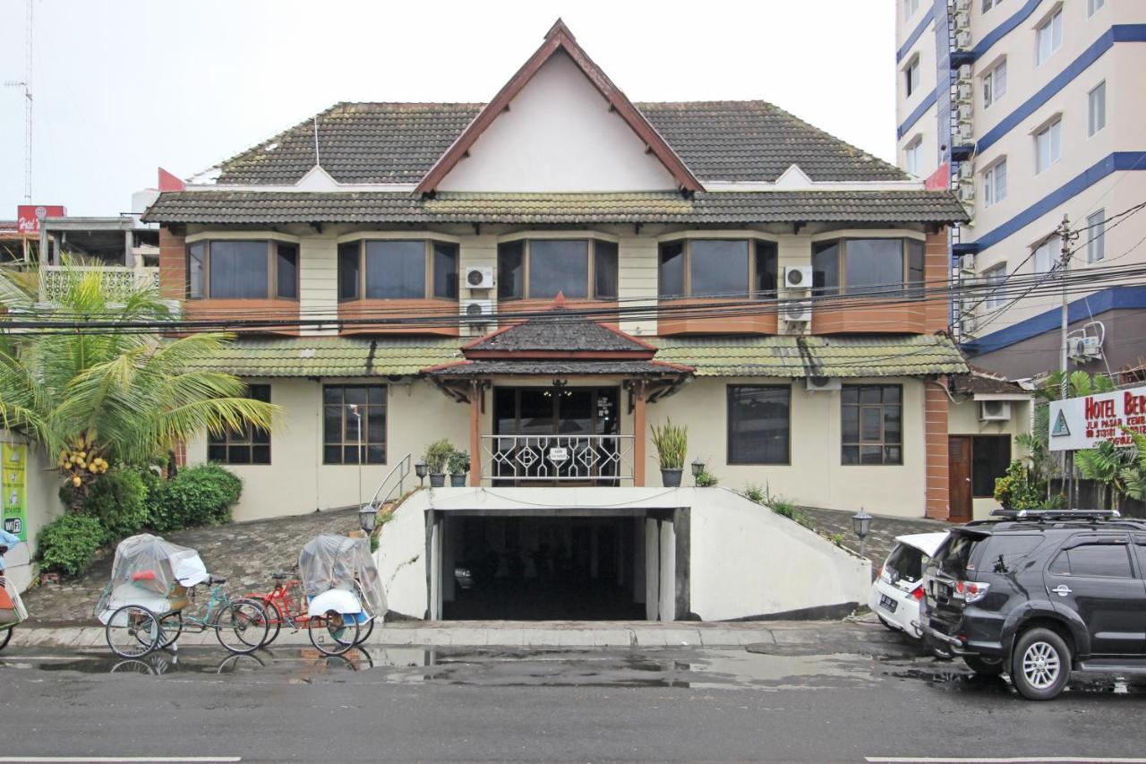 מלון יוגיאקרטה Reddoorz Near Malioboro Tugu Station Jogja מראה חיצוני תמונה