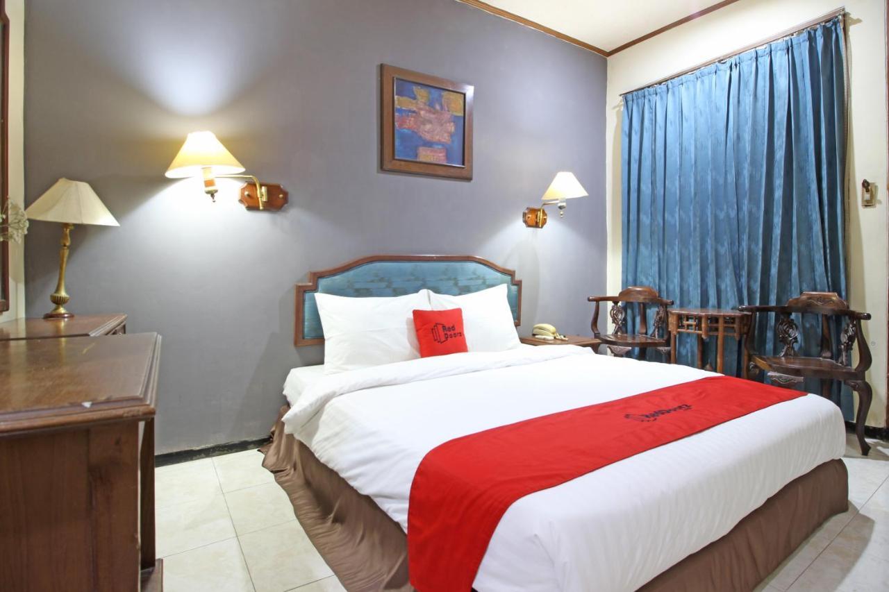 מלון יוגיאקרטה Reddoorz Near Malioboro Tugu Station Jogja מראה חיצוני תמונה