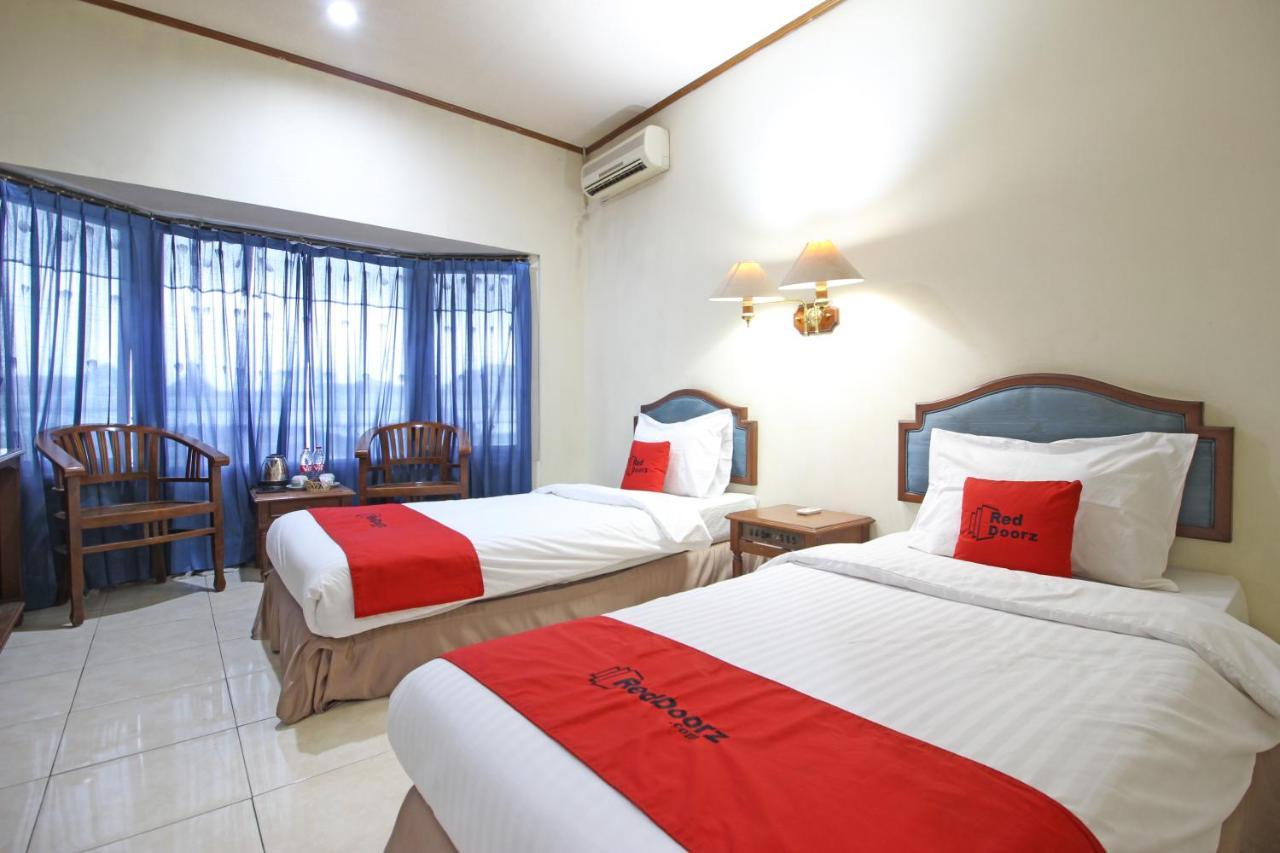 מלון יוגיאקרטה Reddoorz Near Malioboro Tugu Station Jogja מראה חיצוני תמונה