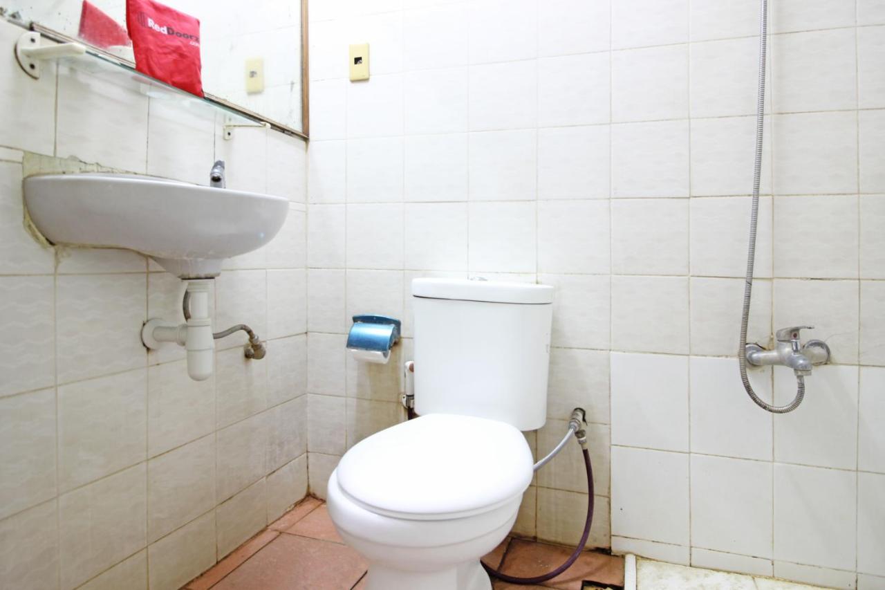 מלון יוגיאקרטה Reddoorz Near Malioboro Tugu Station Jogja מראה חיצוני תמונה