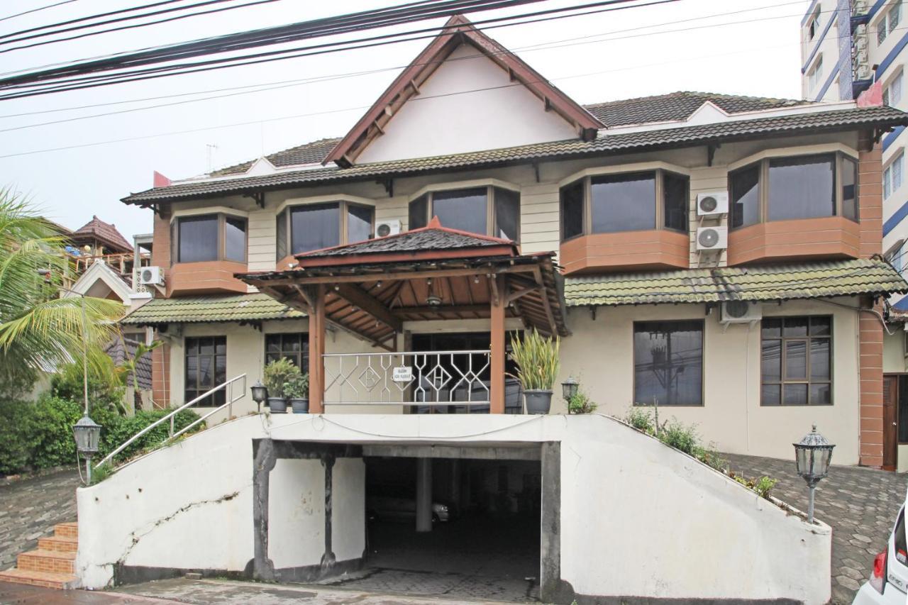מלון יוגיאקרטה Reddoorz Near Malioboro Tugu Station Jogja מראה חיצוני תמונה