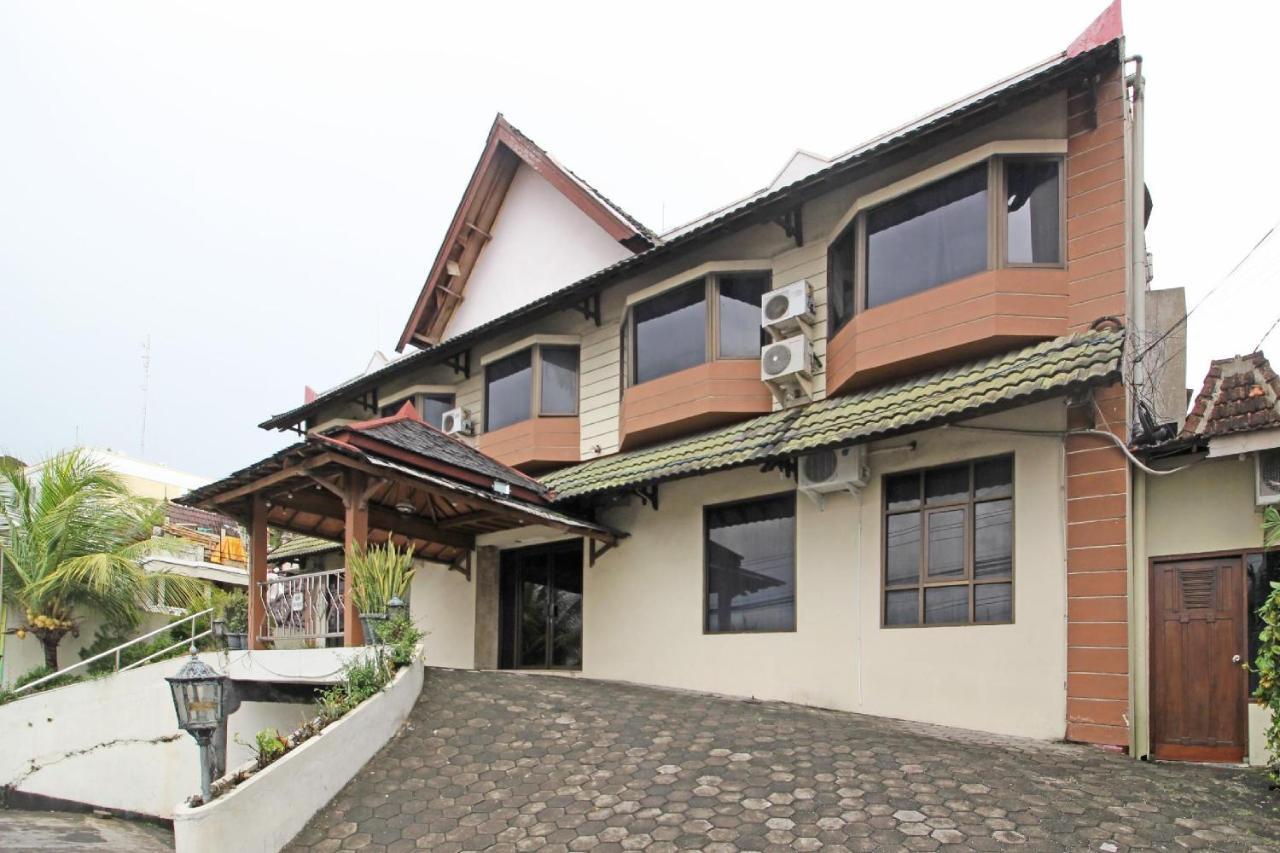 מלון יוגיאקרטה Reddoorz Near Malioboro Tugu Station Jogja מראה חיצוני תמונה